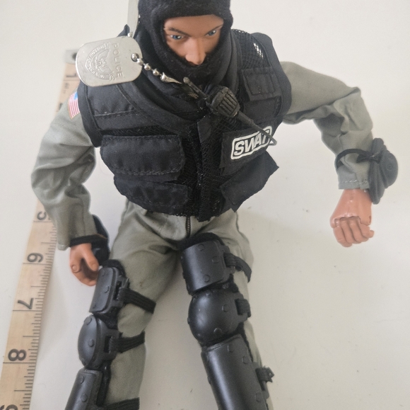 SWAT ACTION FIGURE - Picture 6 of 7